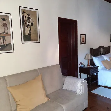 Casa Do Sr. Falcao Миранда-ду-Корву